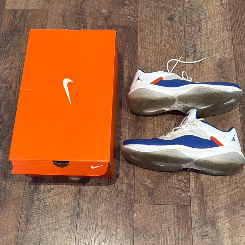 MENS JORDAN 11 UNIVERSITY OF FLORIDA SHOE SIZE 14